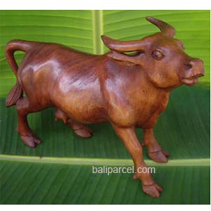 Wooden Walking Beef, Hand Carved From Suar Wood