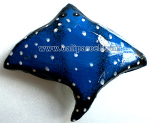 Tropical Fish Magnet Handpainted, From Albesia Wood