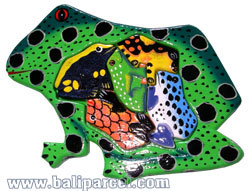 Wooden Painted Frog Puzzle, And 5 Small Frogs.