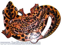 Wooden Painted Gecko Puzzle, And 5 Small Geckos.