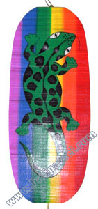 Wooden Wind Dancer With Gecko Painted