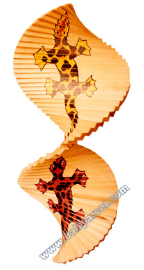 Wooden Wind Dancer With Geckos Painted