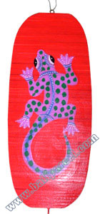 Wooden Wind Dancer With Gecko Painted