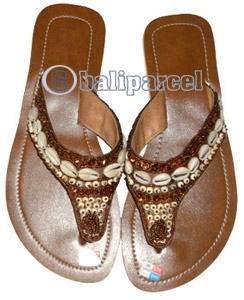 Sandal With Shell