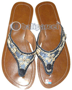 Sandal With Shell