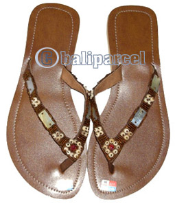 Sandal With Shell