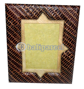 Picture Frame, Handmade With Leaf