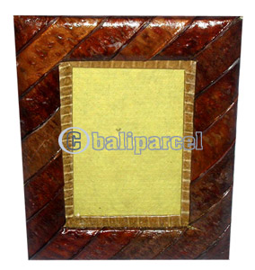Picture Frame, Handmade With Leaf