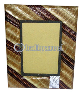 Picture Frame, Handmade With Leaf