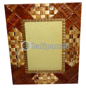Picture Frame, Handmade With Leaf