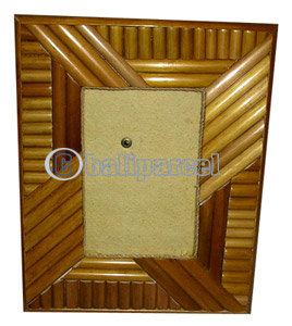 Picture Frame, Handmade With Rattan
