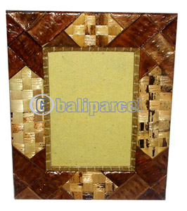 Picture Frame, Handmade With Leaf