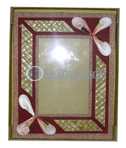Picture Frame, Handmade With Sea Shell