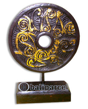 Medallion Set Of 3, Handcarved From Albesia Wood