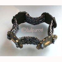 Bracelet With  Coconut And Glass Bead