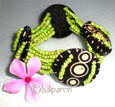 Bracelet With  Coconut And Glass Bead