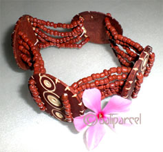 Bracelet With  Coconut And Glass Bead