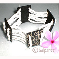 Bracelet With  Coconut And Glass Bead