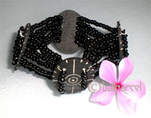 Bracelet With  Coconut And Glass Bead