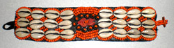 Bracelet With Shell And Glassbead
