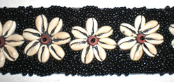 Bracelet With Shell And Glassbead