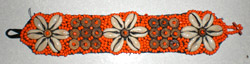 Bracelet With Shell And Glassbead