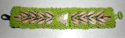 Bracelet With Shell And Glassbead