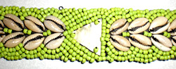 Bracelet With Shell And Glassbead
