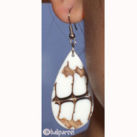 Earring, Synthetic Resin Inlaid With Shell