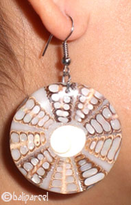 Earring, Synthetic Resin Inlaid With Shell