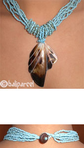 Necklaces With Shell And Glassbead