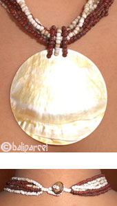 Necklaces With Shell And Glassbead