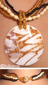 Necklaces With Shell And Glassbead