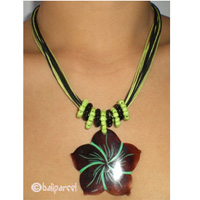 Necklaces With Shell And Glassbead