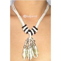 Necklaces With Shell And Glassbead