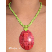 Necklaces With Shell And Glassbead