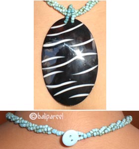 Necklaces With Shell And Glassbead