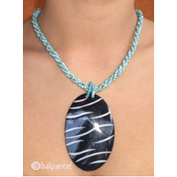 Necklaces With Shell And Glassbead