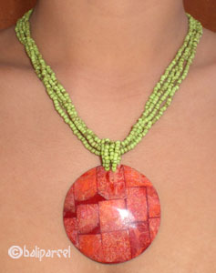 Necklaces With Resin And Glassbead