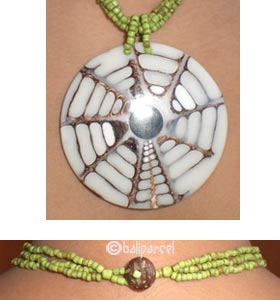 Necklaces With Coconut And Glassbead