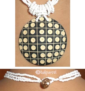Necklaces With Coconut And Glassbead