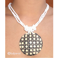 Necklaces With Coconut And Glassbead