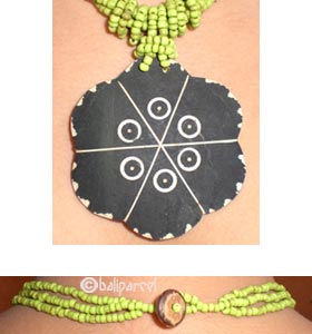Necklaces With Coconut And Glassbead