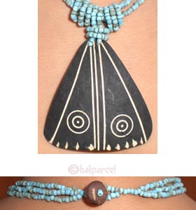 Necklaces With Coconut And Glassbead