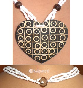 Necklaces With Coconut And Glassbead