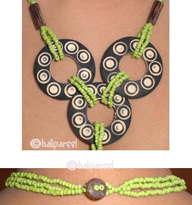 Necklaces With Coconut And Glassbead