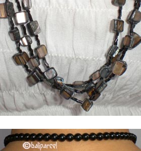 Necklaces With Resin 