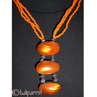 Necklaces With Shell And Glassbead