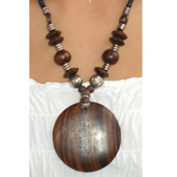 Necklaces With Wood 