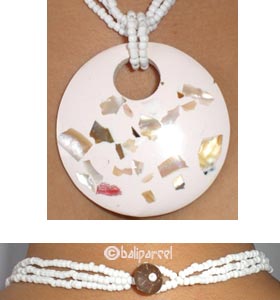 Necklaces With Resin And Glassbead
